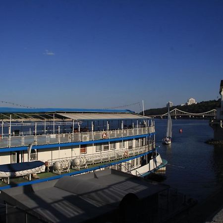 Bogdan Khmelnytskyi Hotel Kiev Ngoại thất bức ảnh