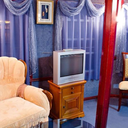 Bogdan Khmelnytskyi Hotel Kiev Ngoại thất bức ảnh