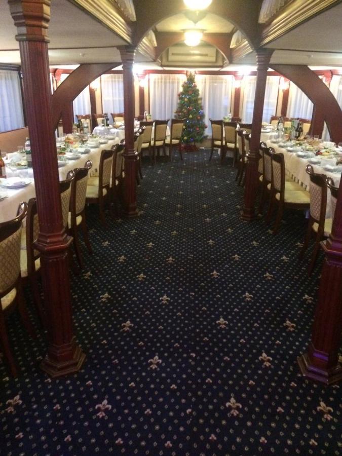 Bogdan Khmelnytskyi Hotel Kiev Ngoại thất bức ảnh