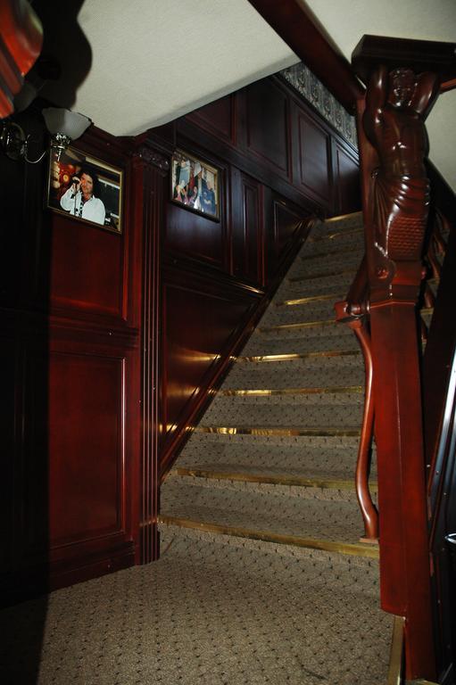 Bogdan Khmelnytskyi Hotel Kiev Ngoại thất bức ảnh