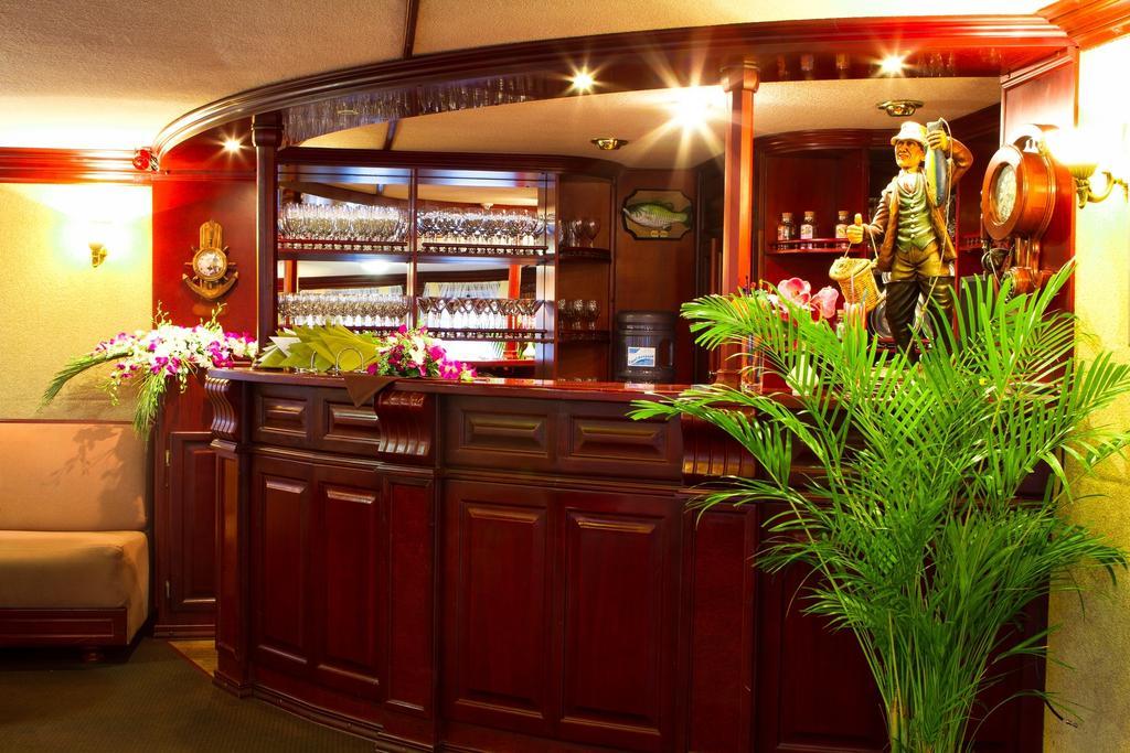 Bogdan Khmelnytskyi Hotel Kiev Ngoại thất bức ảnh
