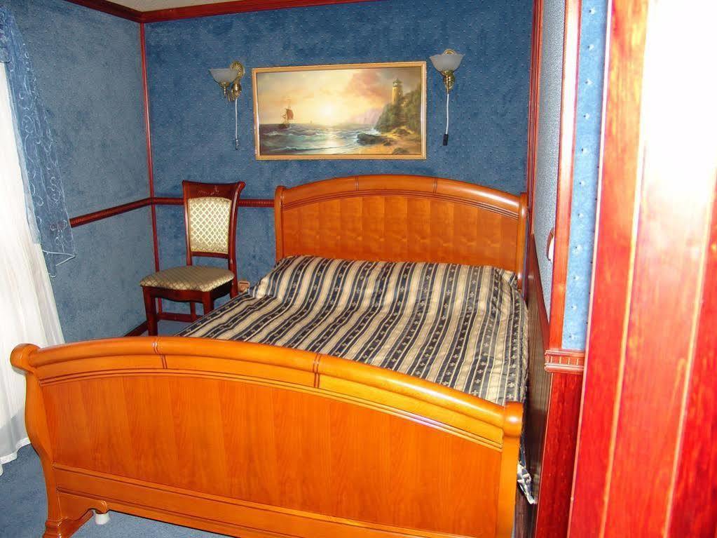 Bogdan Khmelnytskyi Hotel Kiev Ngoại thất bức ảnh