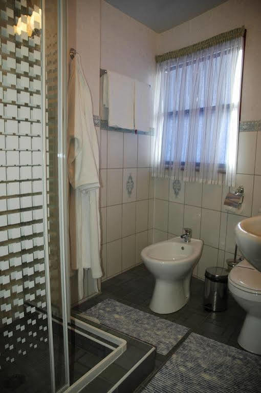 Bogdan Khmelnytskyi Hotel Kiev Ngoại thất bức ảnh