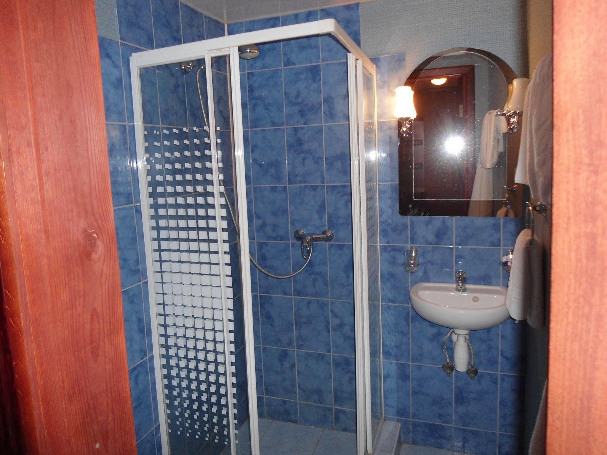 Bogdan Khmelnytskyi Hotel Kiev Ngoại thất bức ảnh