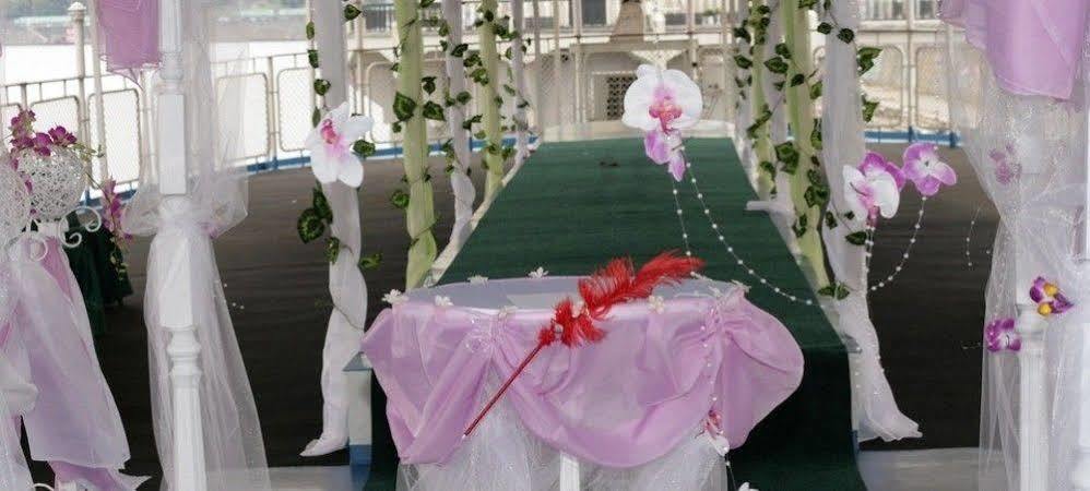 Bogdan Khmelnytskyi Hotel Kiev Ngoại thất bức ảnh